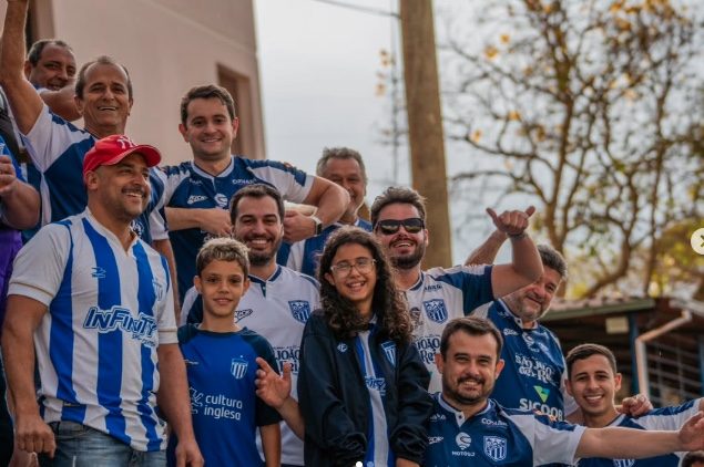 Torcedores do SJDR com a camisa do clube